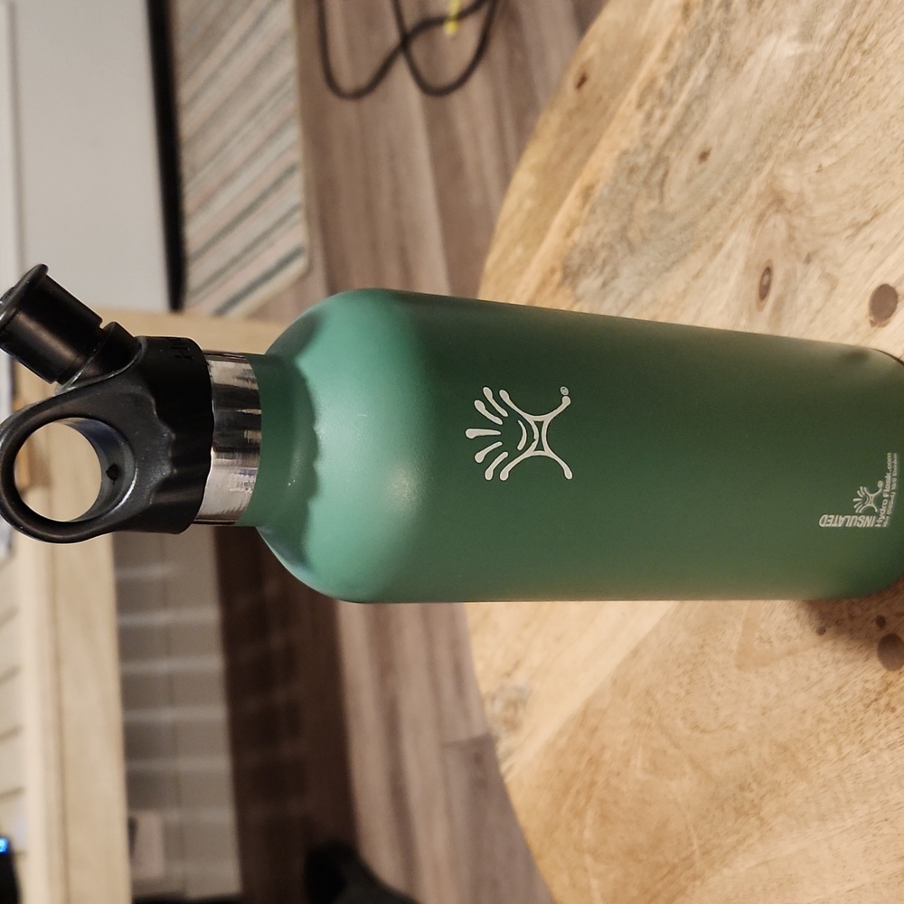 Hydro Flask 18oz Bottle with Sport Cap